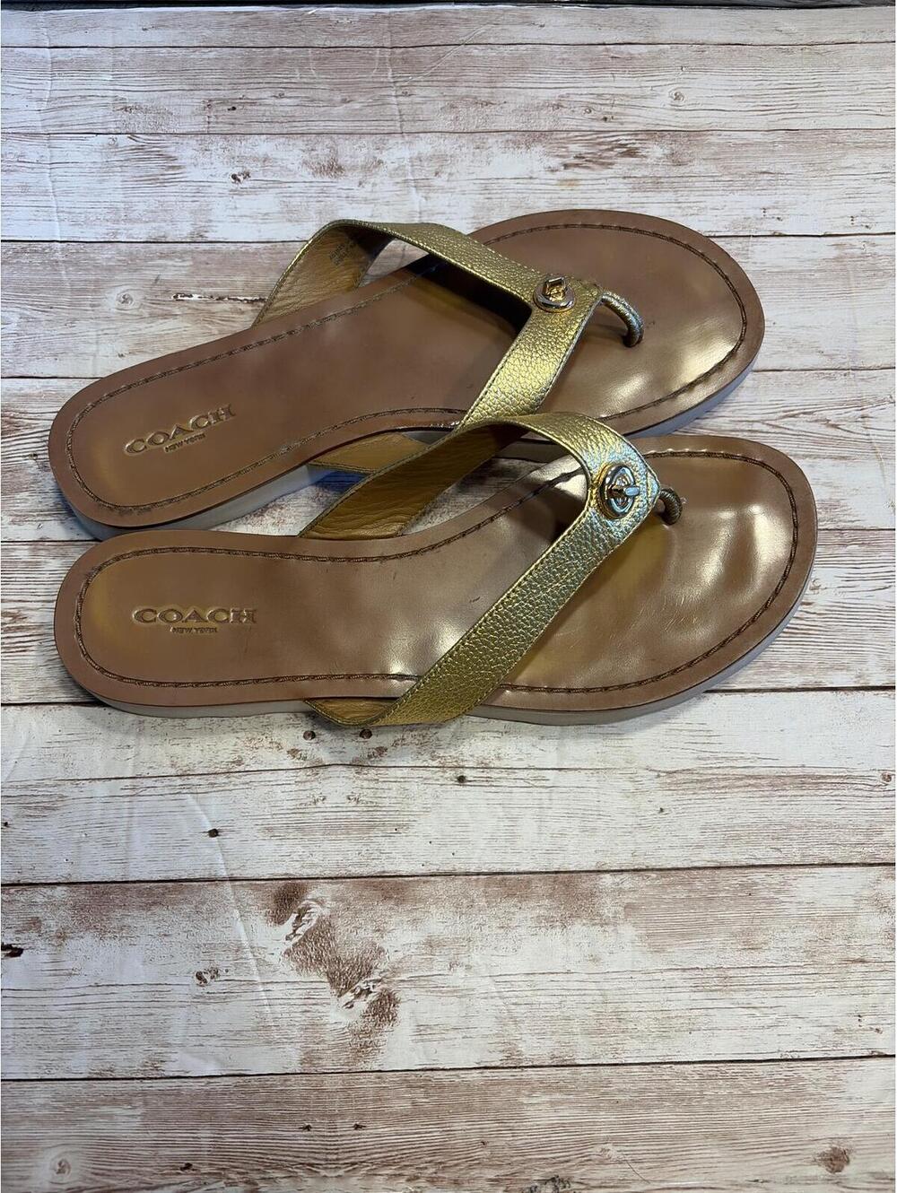 Coach Shelly sandal 38 metallic gold leather with a signature turnlock detail - Picture 3 of 9
